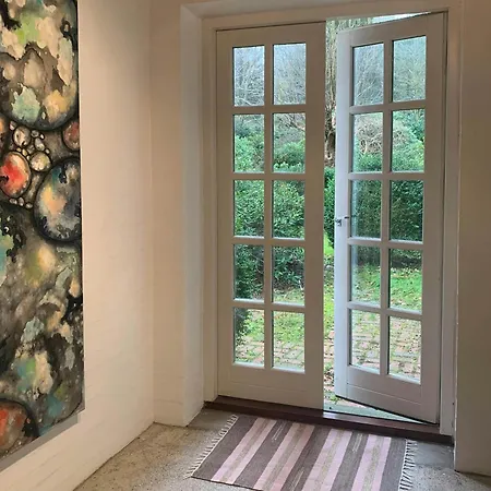 펜션 Idyllic House In A Scenic Garden Tirsbaek