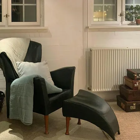 Сasa de vacaciones Idyllic House In A Scenic Garden *