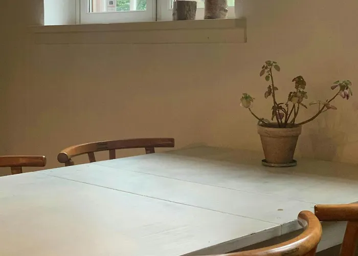 Idyllic House In A Scenic Garden Dom wakacyjny