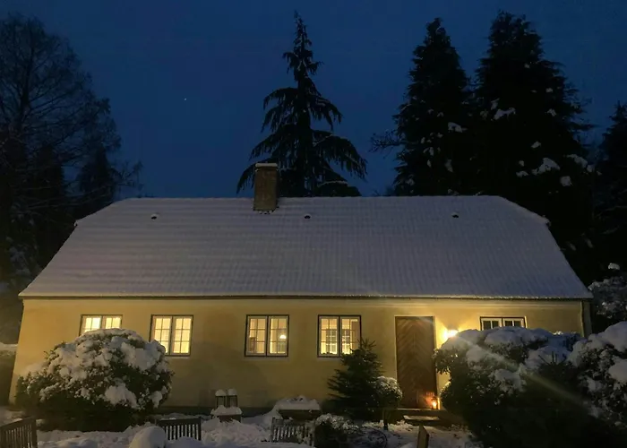 Сasa de vacaciones Idyllic House In A Scenic Garden *