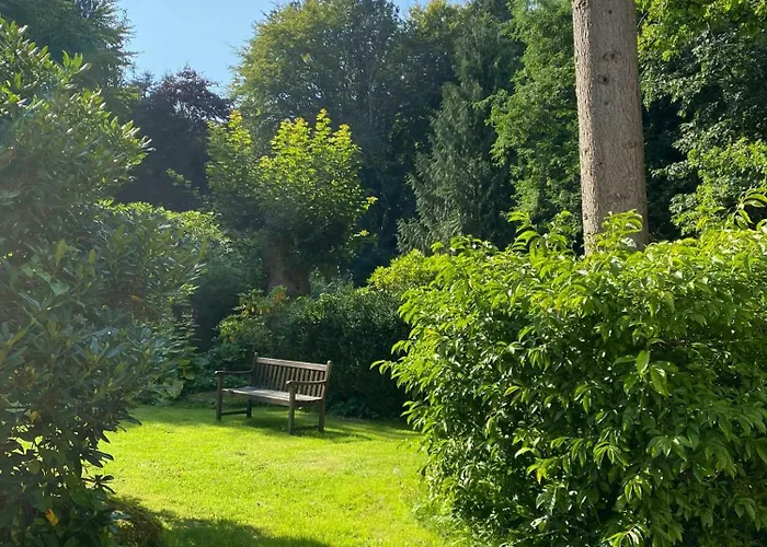 Idyllic House In A Scenic Garden Сasa de vacaciones *